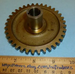 LYCOMING p/n 68467 GEAR SHAFT, OIL PRESSURE & SCAVENGE DRIVE (Aviation/Aircraft)